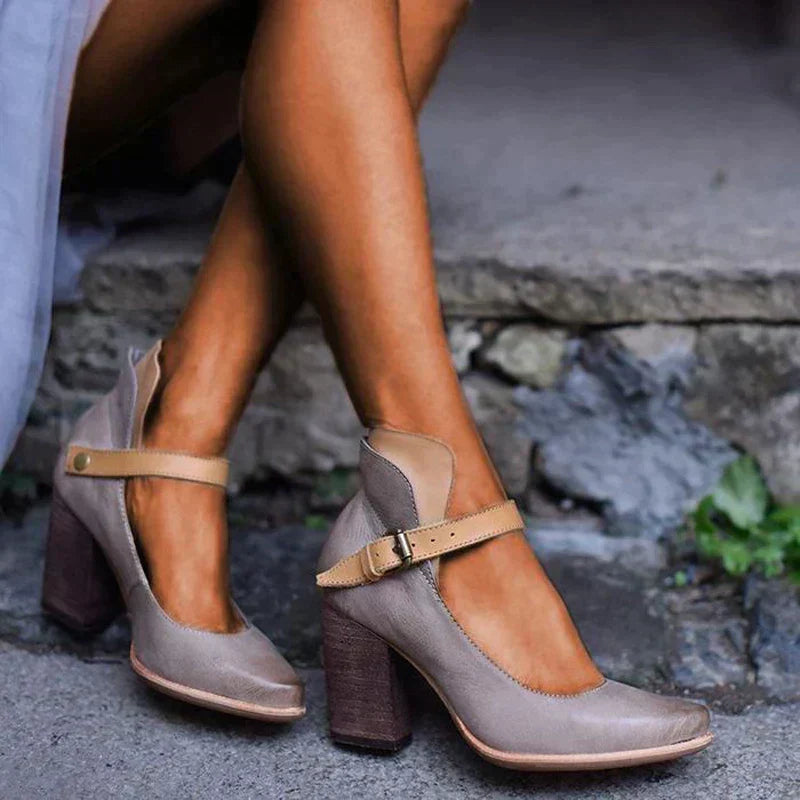 Anna-Berg | Elegant Heel Sandals With Straps in a Flattering Cut