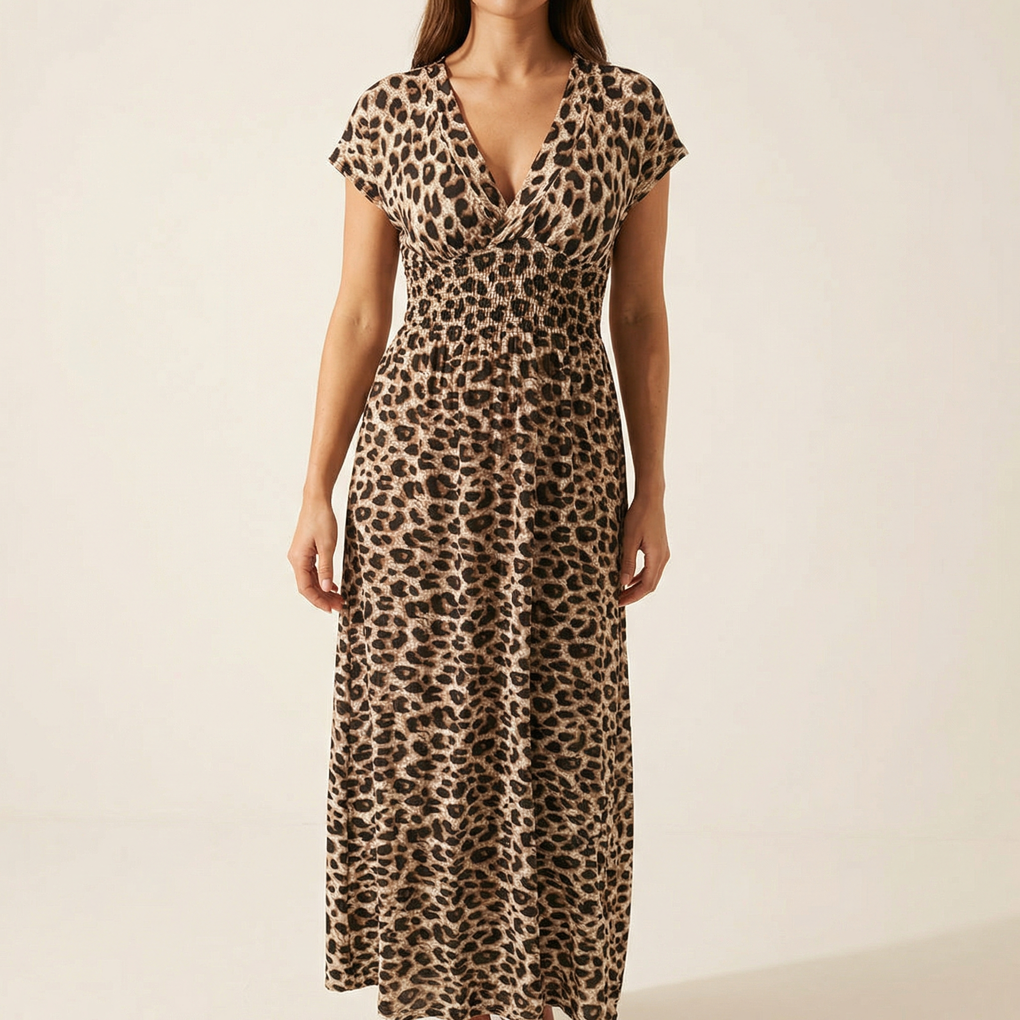 Anna-Berg | Statement Maxi Dress In Leopard Print With V-neck And Short Sleeves