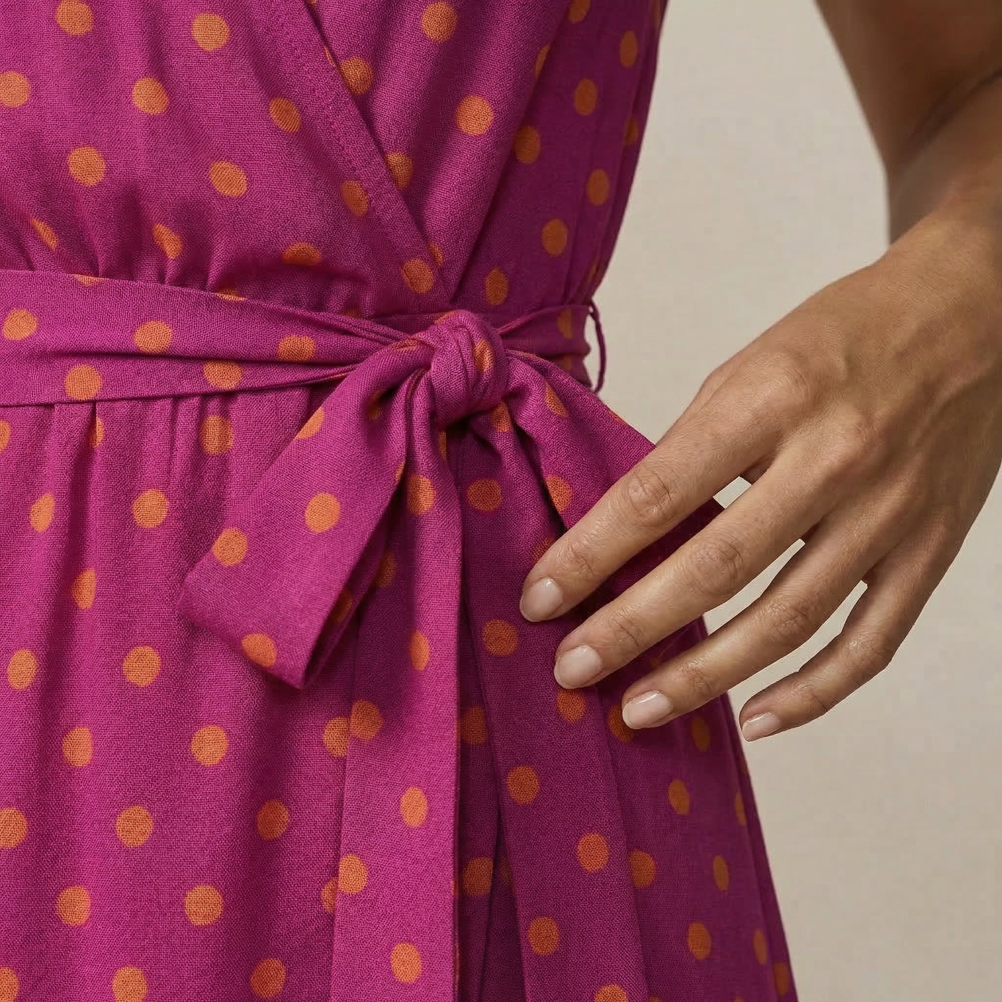 Anna-Berg | Romantic Spring Dress in a Flattering Cut