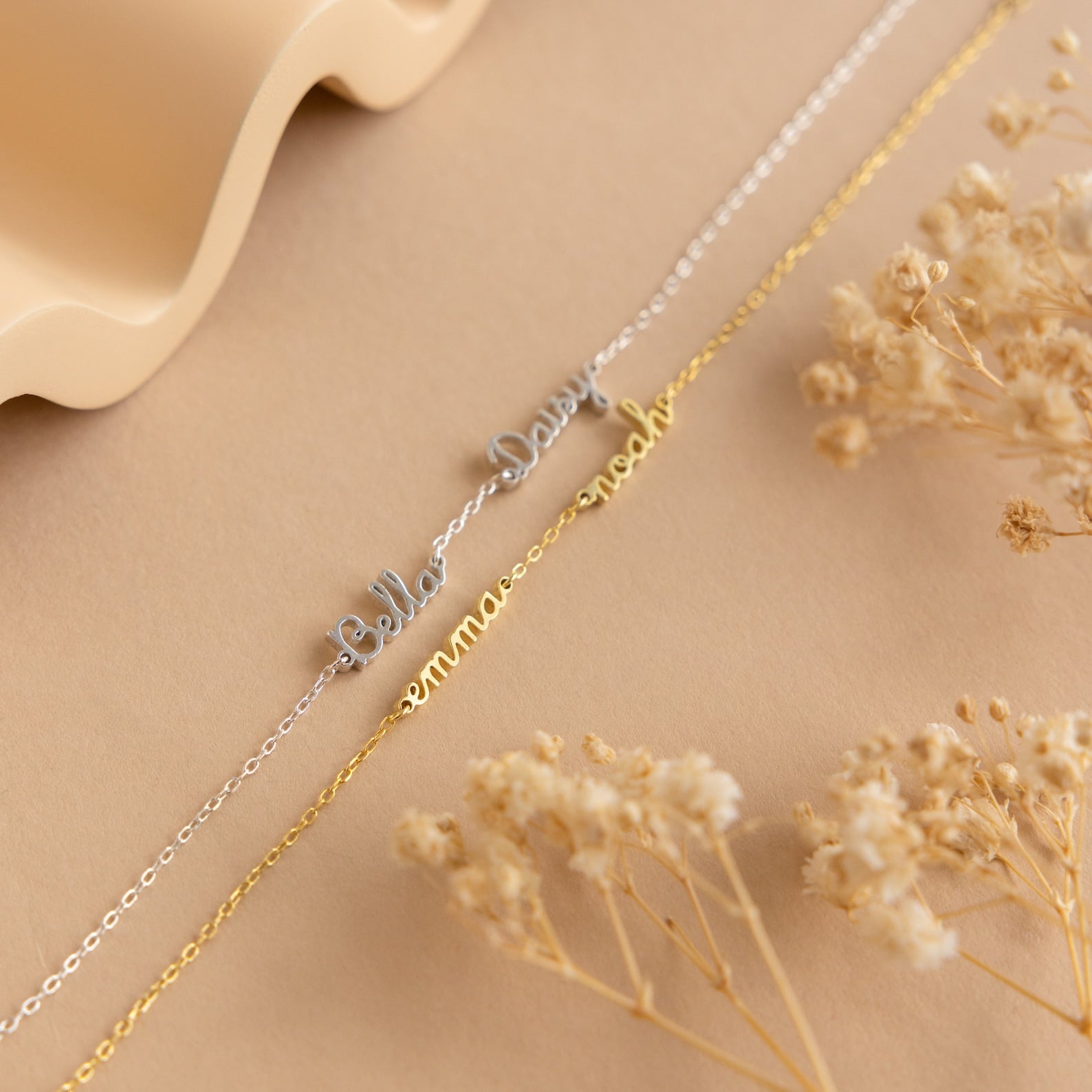 Iselin | Personligt Armband med Flera Namn i 18K Guld eller Silver