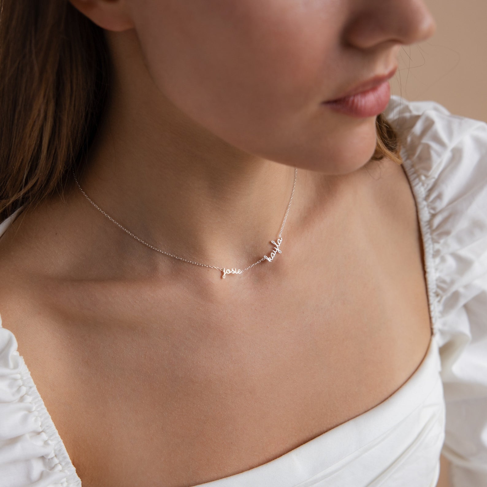 Elina | Elegant personligt namnhalsband – välj 2 eller 3 namn