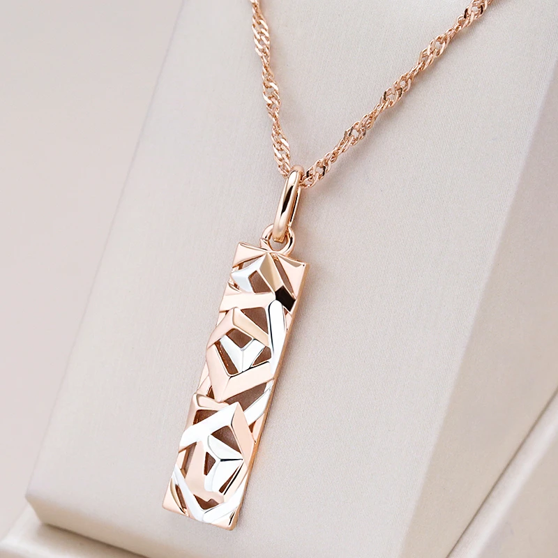 Elegant rectangular gold necklace