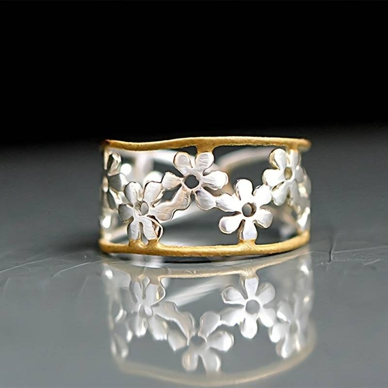 Irregular Hole Daisy Ring