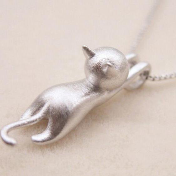 925 Sterling Silver Lekfull Cat Pendant