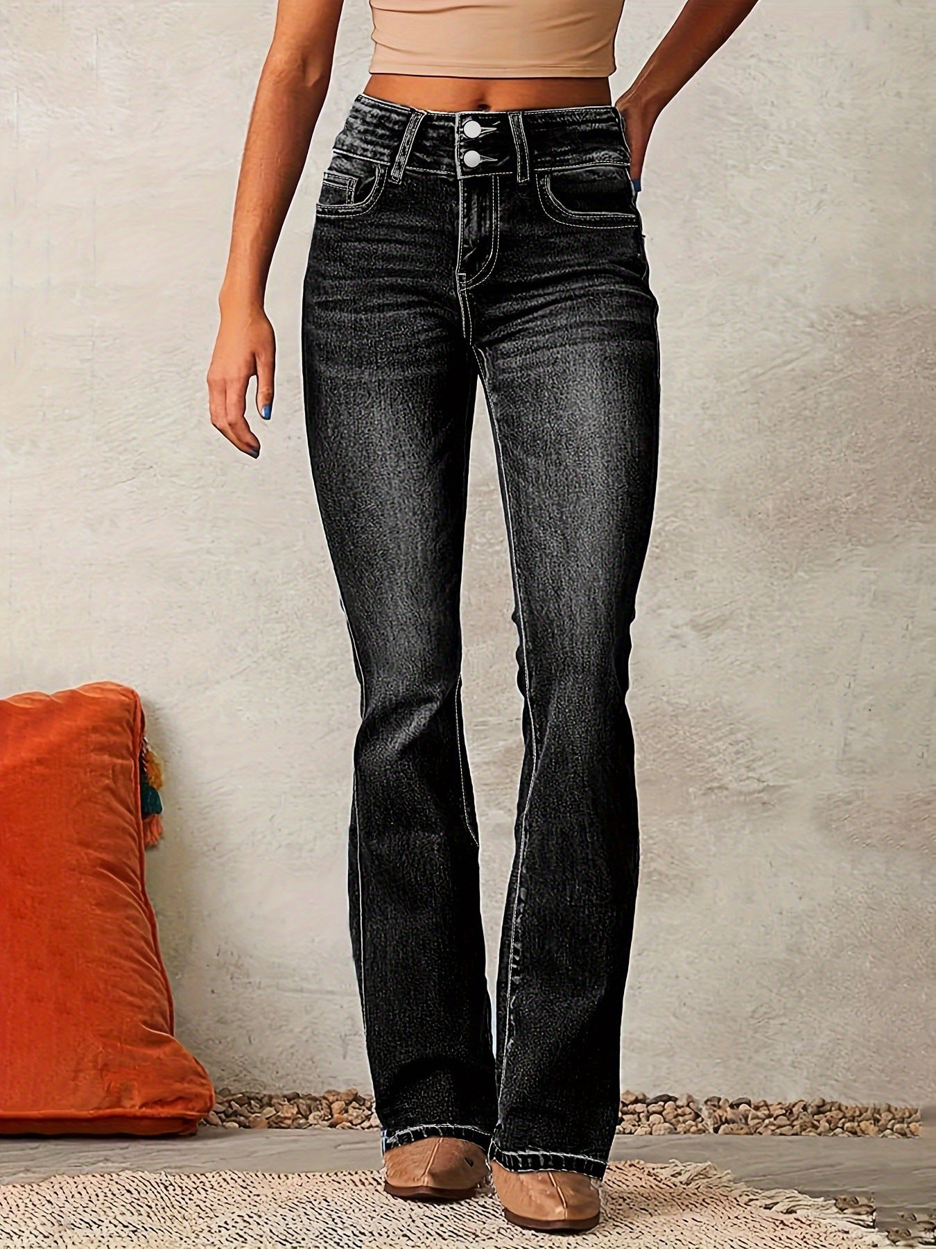 Anna-Berg | Feminine High Waist Bootcut Jeans in a Flattering Cut