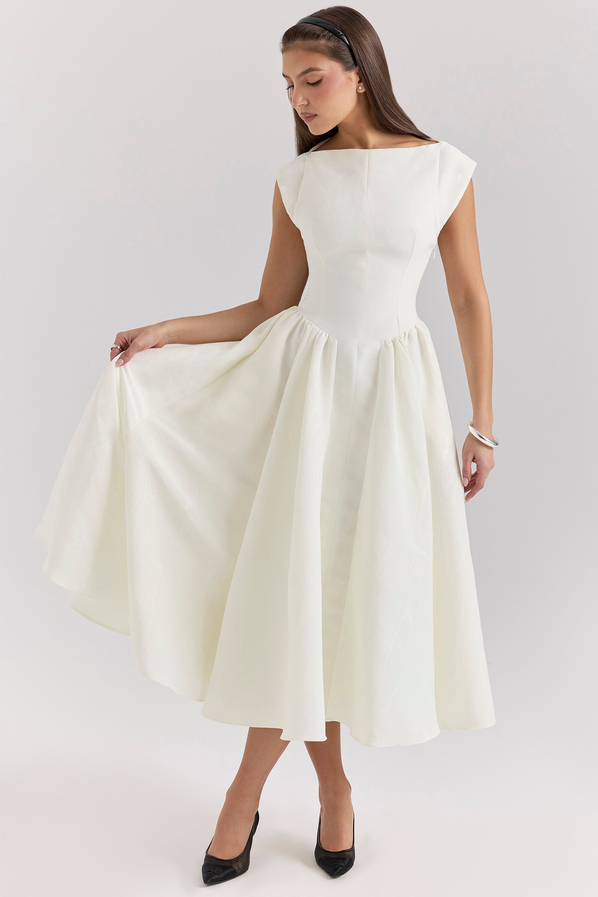 Anna-Berg | Effortless Backless Tulle Midi Dress for Every Occasion