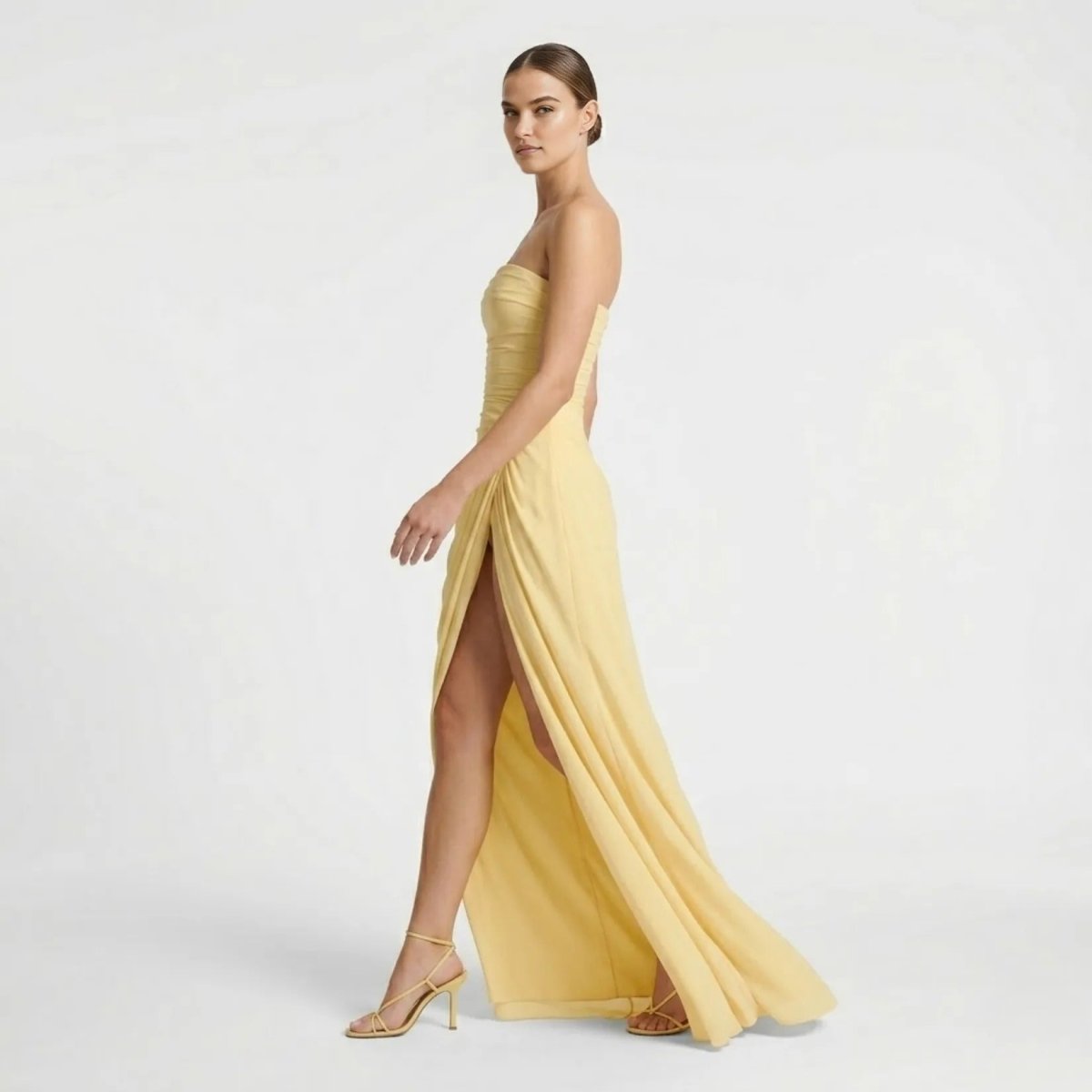 Anna-Berg | Elegant Ismara with a Flattering Silhouette