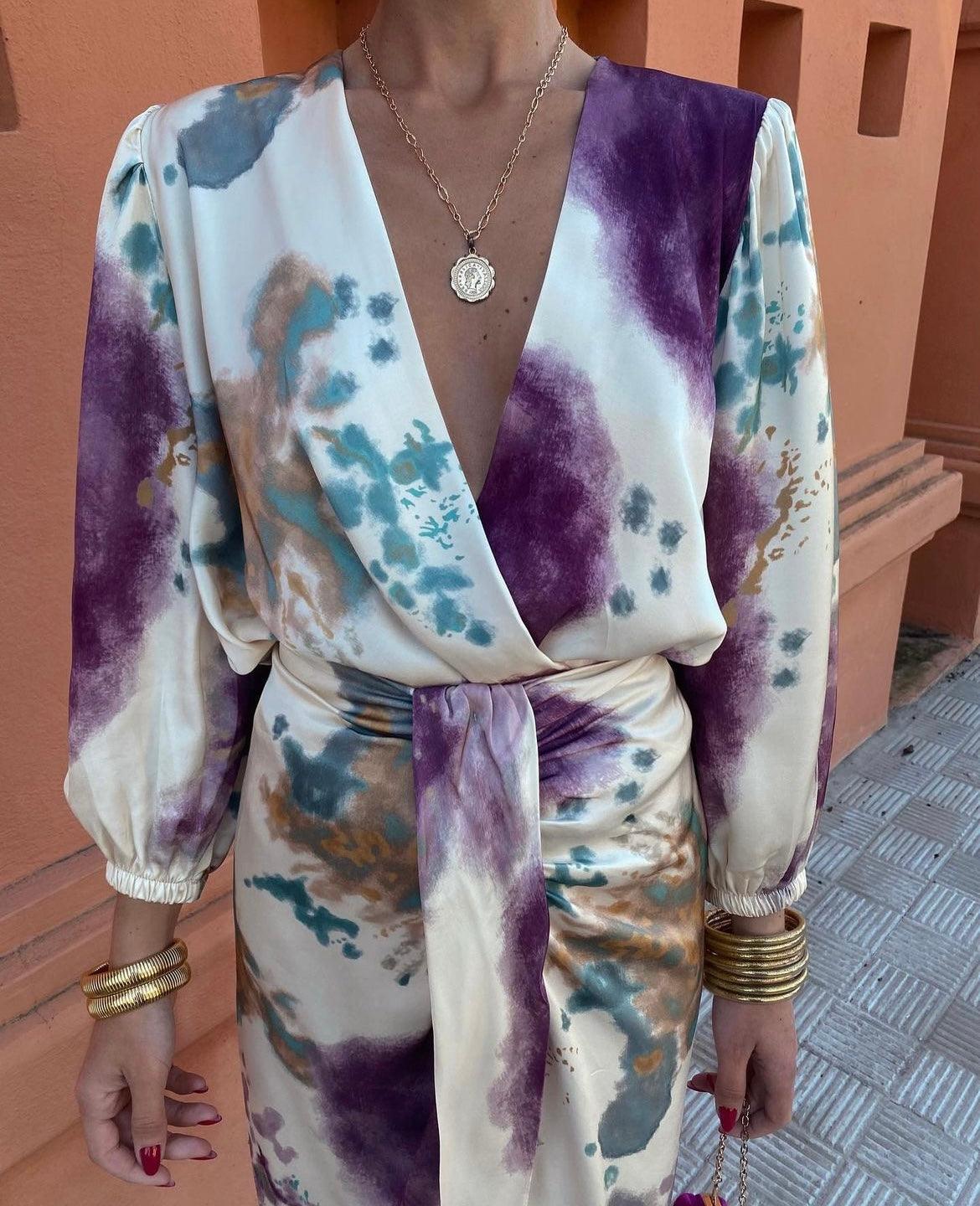 Anna-Berg | Feminine V-Neck Dress for a Polished Look