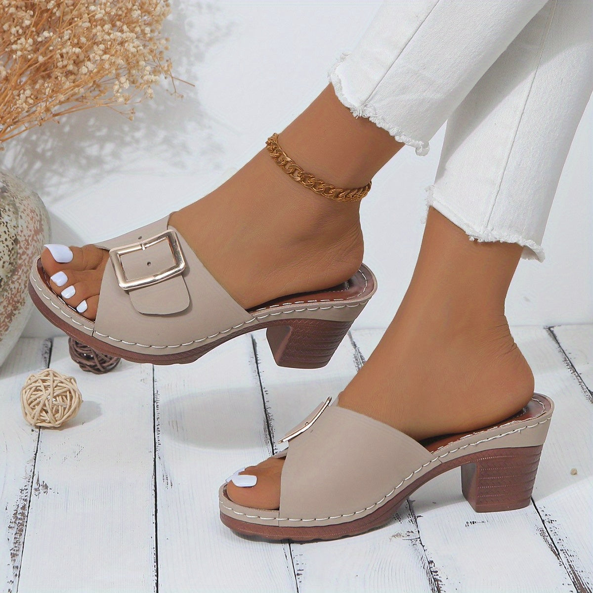 Anna-Berg | Feminine Sandals with a Flattering Silhouette