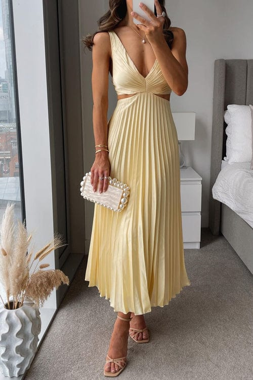 Anna-Berg | Timeless Elegance With Stylish Cut-Outs