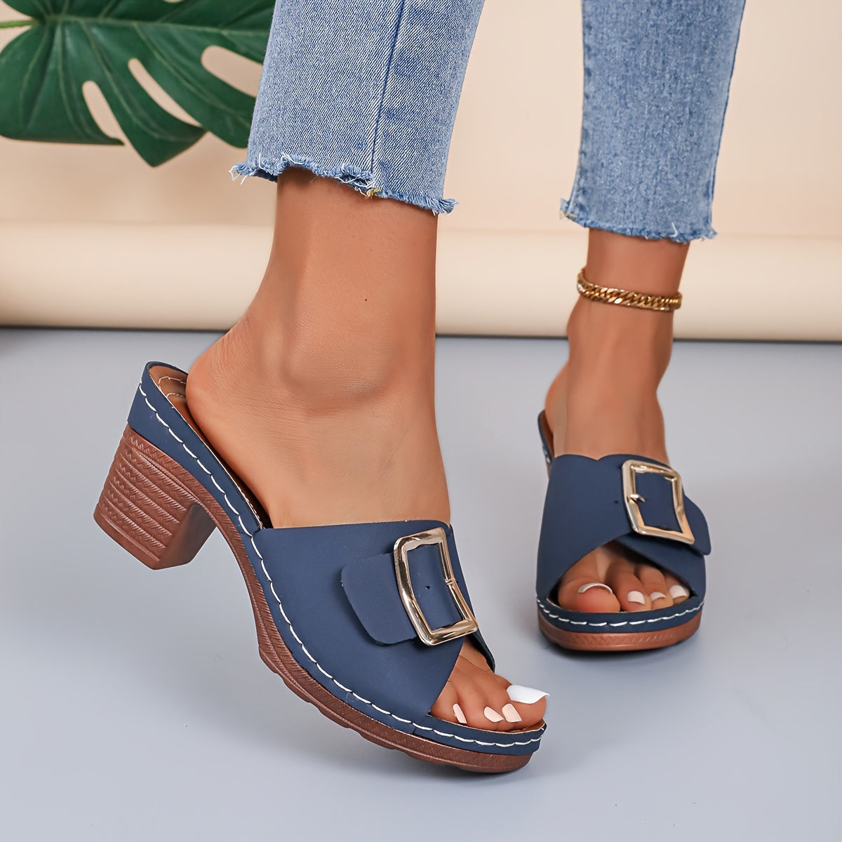 Anna-Berg | Feminine Sandals with a Flattering Silhouette
