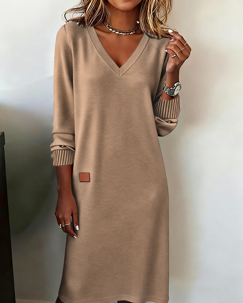 Anna-Berg | Modern Knit Dress With V-Neck And Long Sleeves