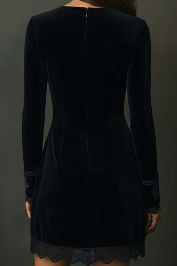 Anna-Berg | Fashionable Velvet V-Neck Long-Sleeved Lace-Trimmed Dress