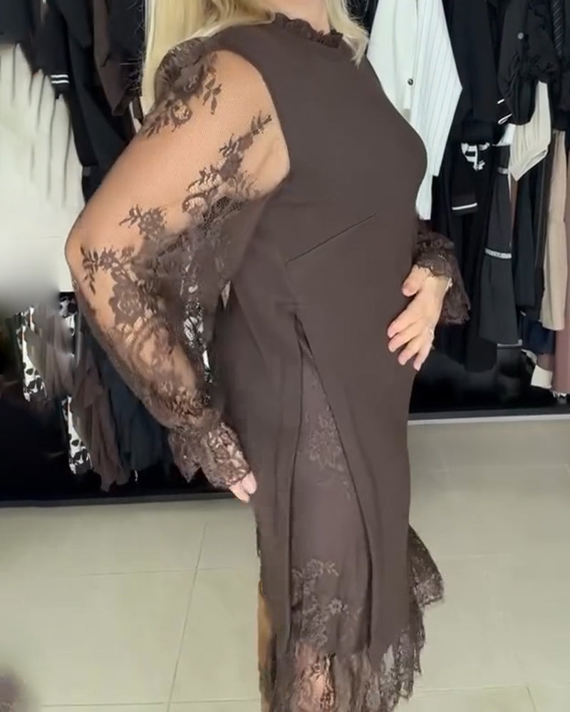 Anna-Berg | Elegant With Lace And Slit in a Flattering Cut