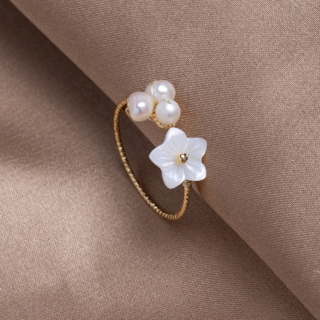 White Flower Ring with Pearls in Gold