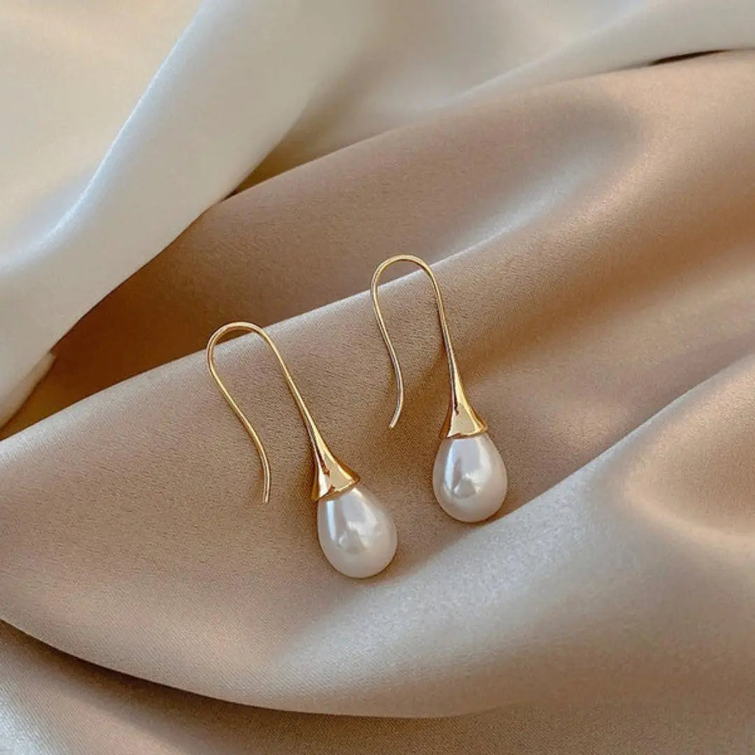 Gold Tear-Shaped Pearl Earrings