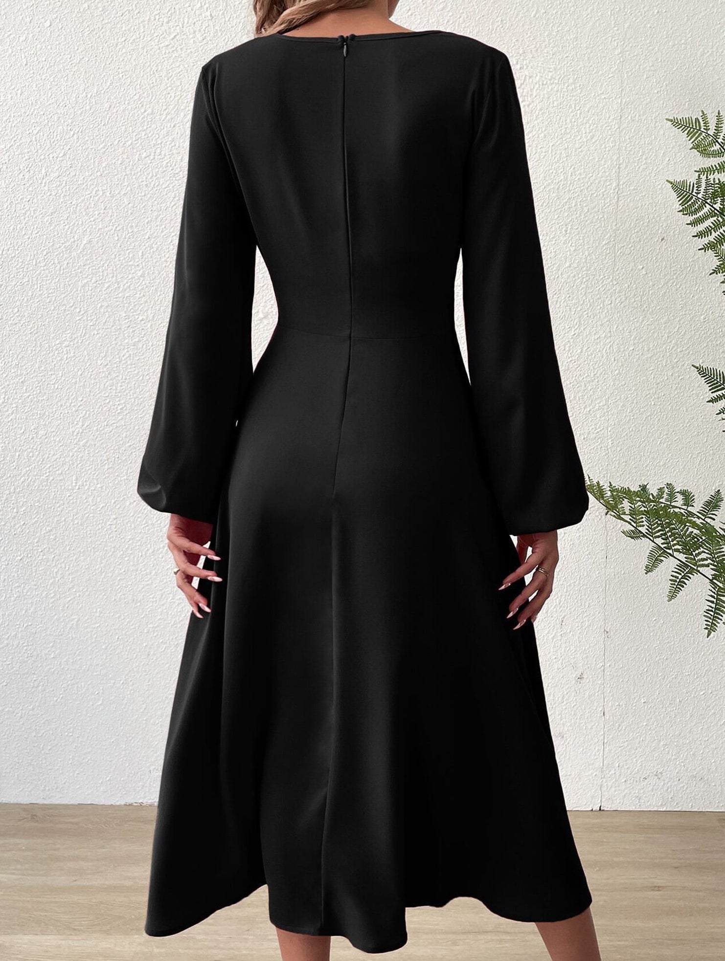 Anna-Berg | Fashionable V-Neck Lantern Long-Sleeved Dress