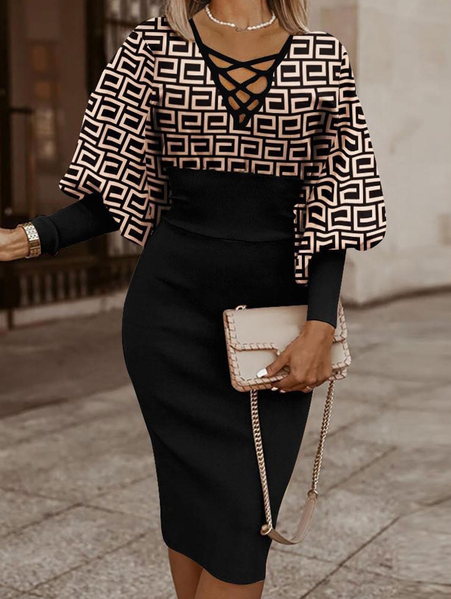 Anna-Berg | Waist-Hugging V-Neck Dress