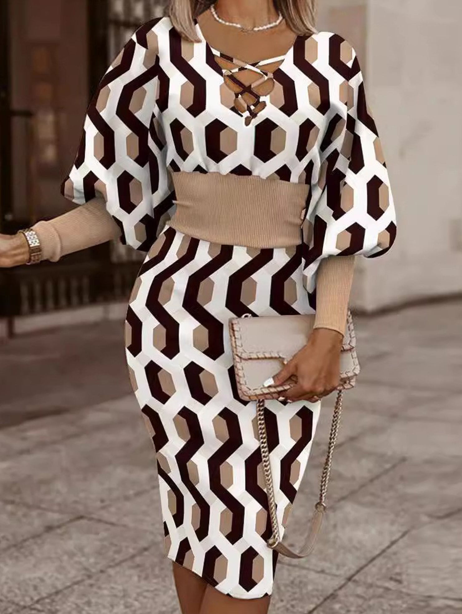 Anna-Berg | Waist-Hugging V-Neck Dress