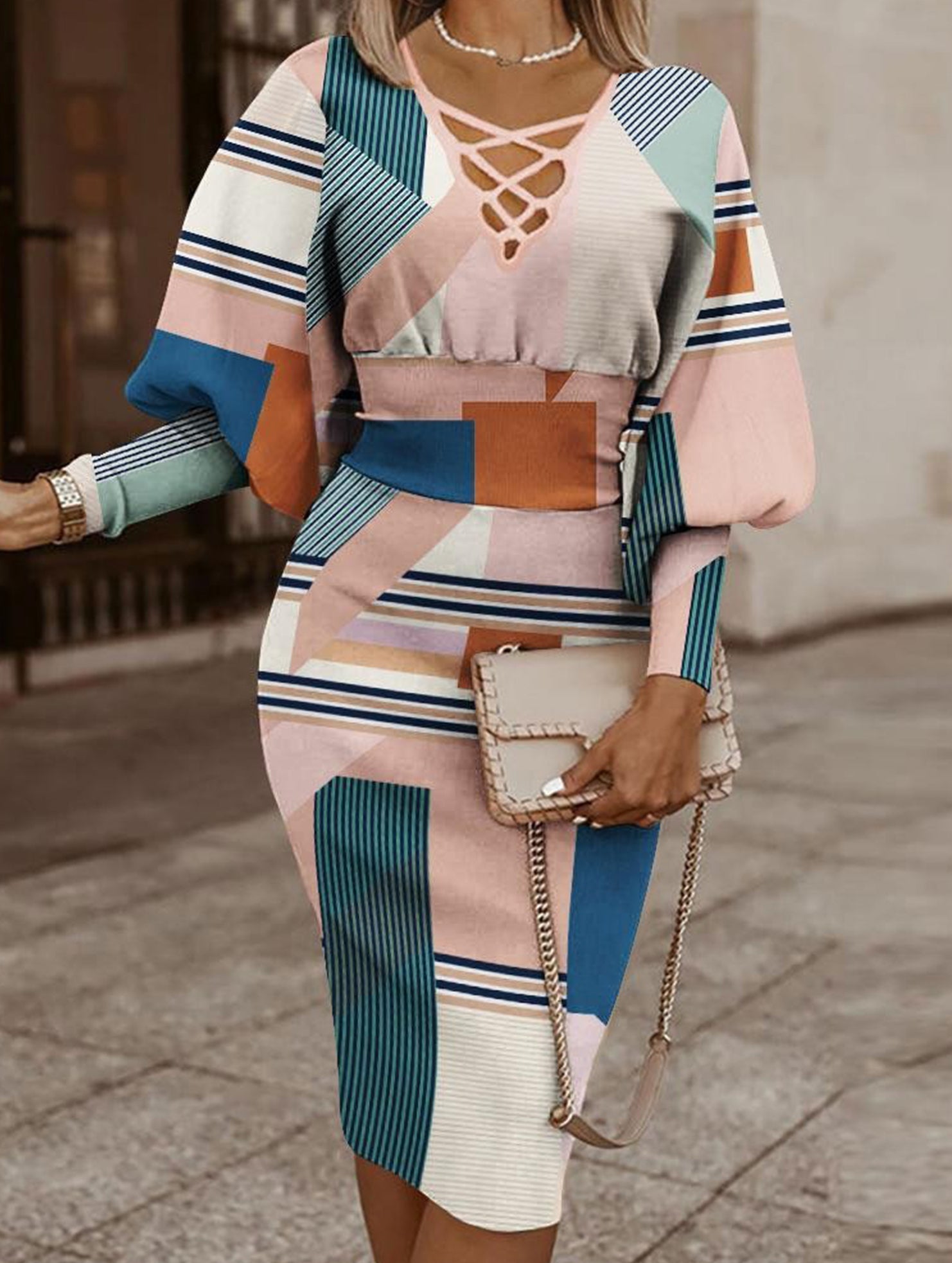 Anna-Berg | Waist-Hugging V-Neck Dress