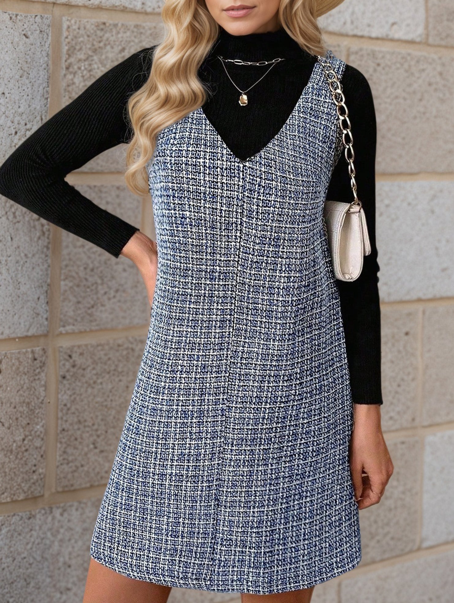 Anna-Berg | Sleeveless With Suspenders And V-Neck Dress