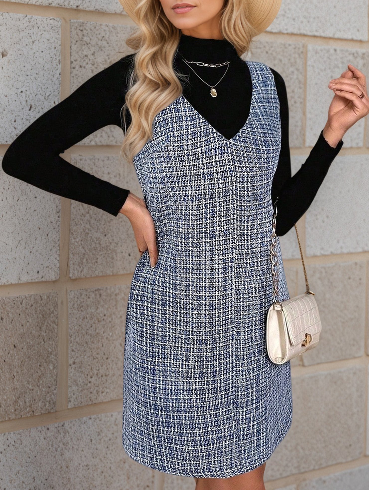 Anna-Berg | Sleeveless With Suspenders And V-Neck Dress