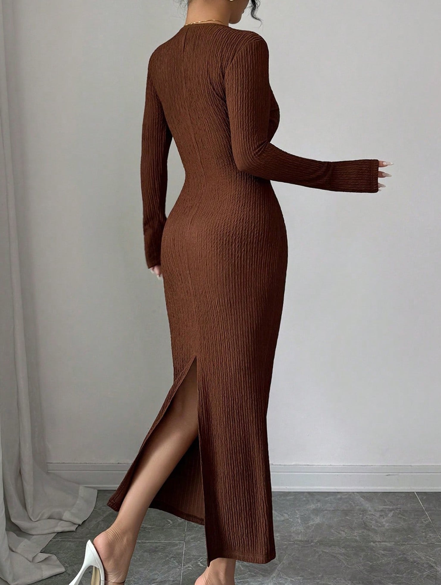 Anna-Berg | Cross Neck Knit Slim-Fit Dress