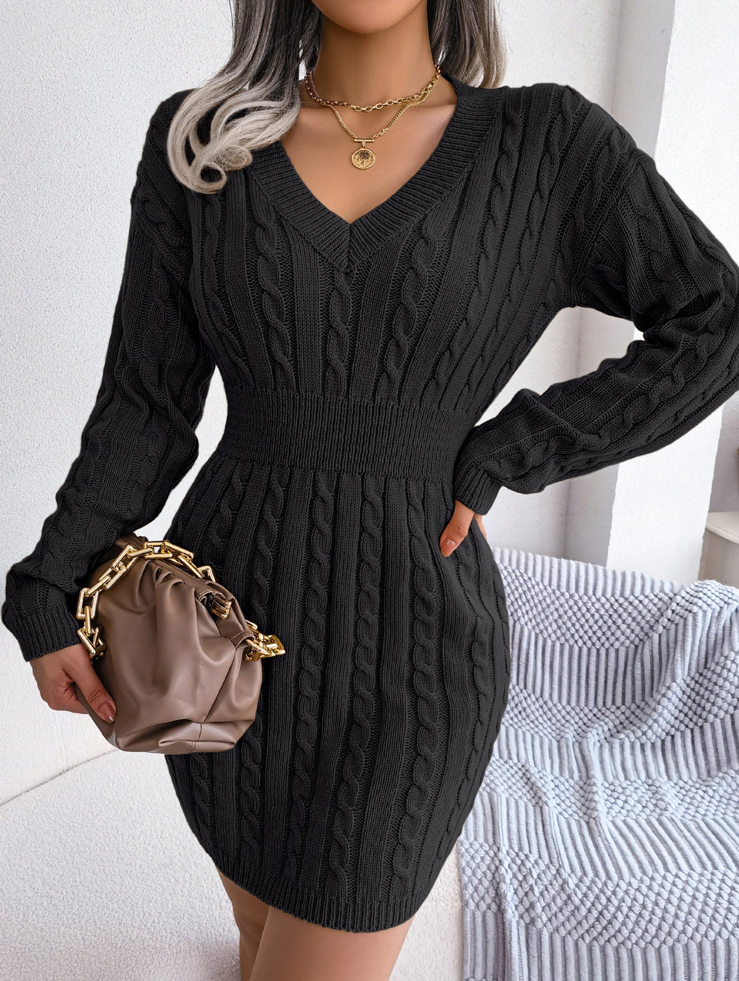 Anna-Berg | Fashionable Waist-Hugging Cable-Knitted Hip Dress