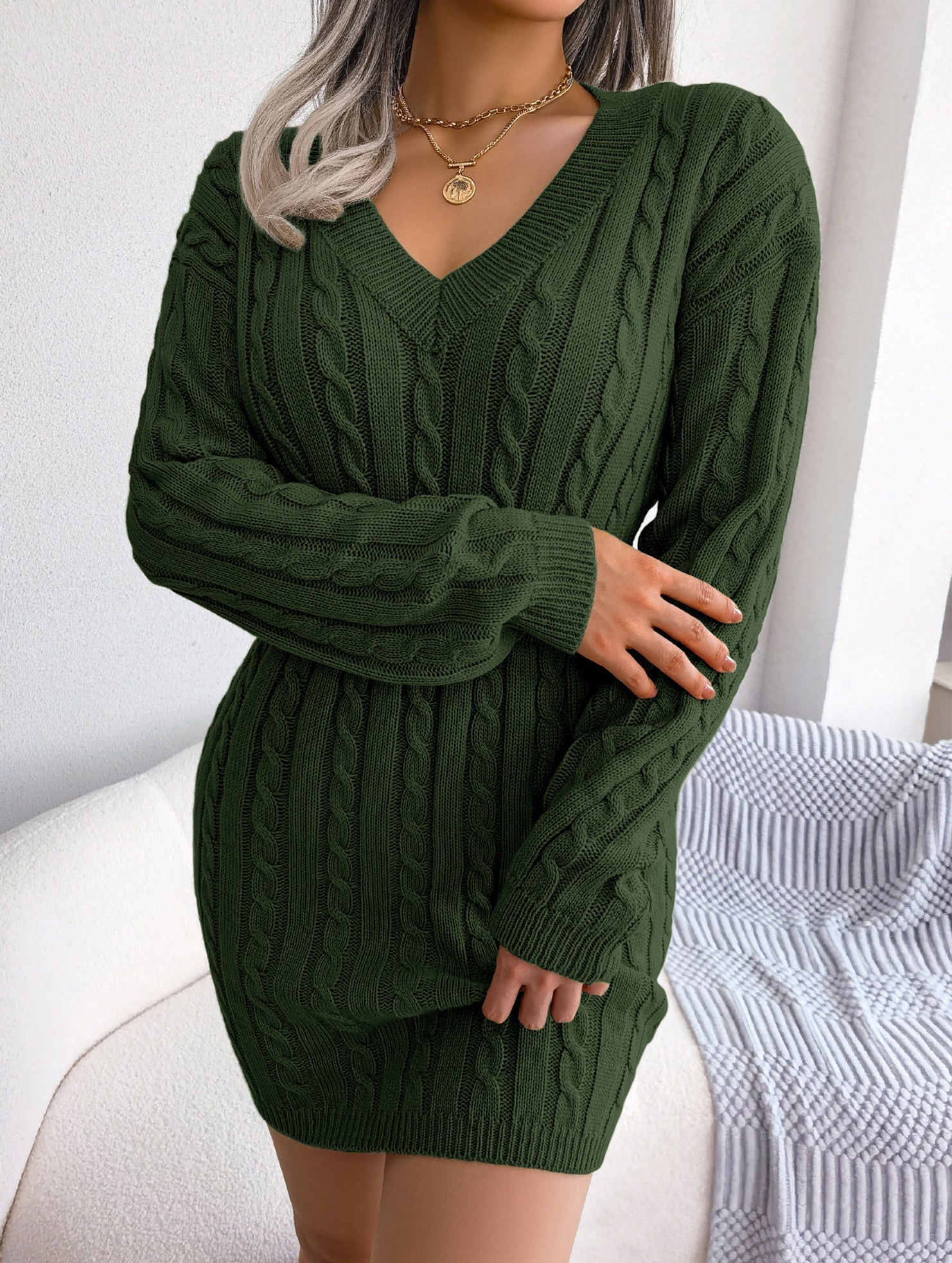 Anna-Berg | Fashionable Waist-Hugging Cable-Knitted Hip Dress