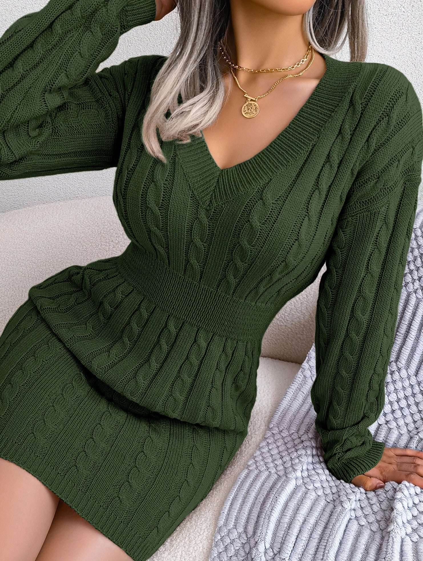 Anna-Berg | Fashionable Waist-Hugging Cable-Knitted Hip Dress