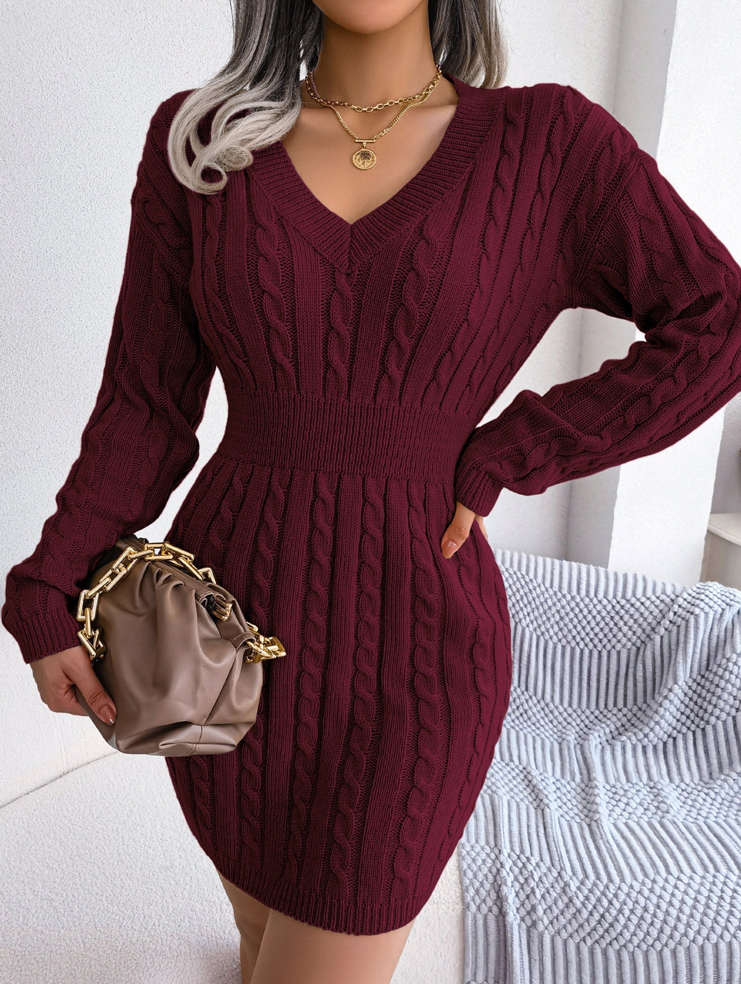 Anna-Berg | Fashionable Waist-Hugging Cable-Knitted Hip Dress