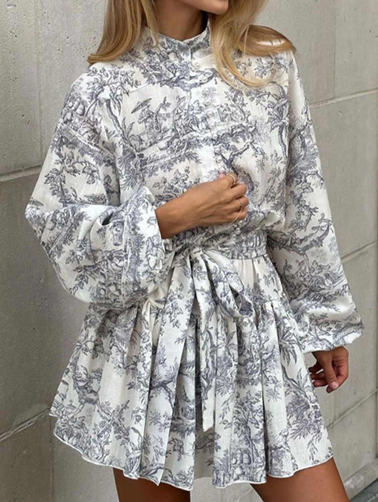 Anna-Berg | Fashionable Long-Sleeved Tie-Print Dress