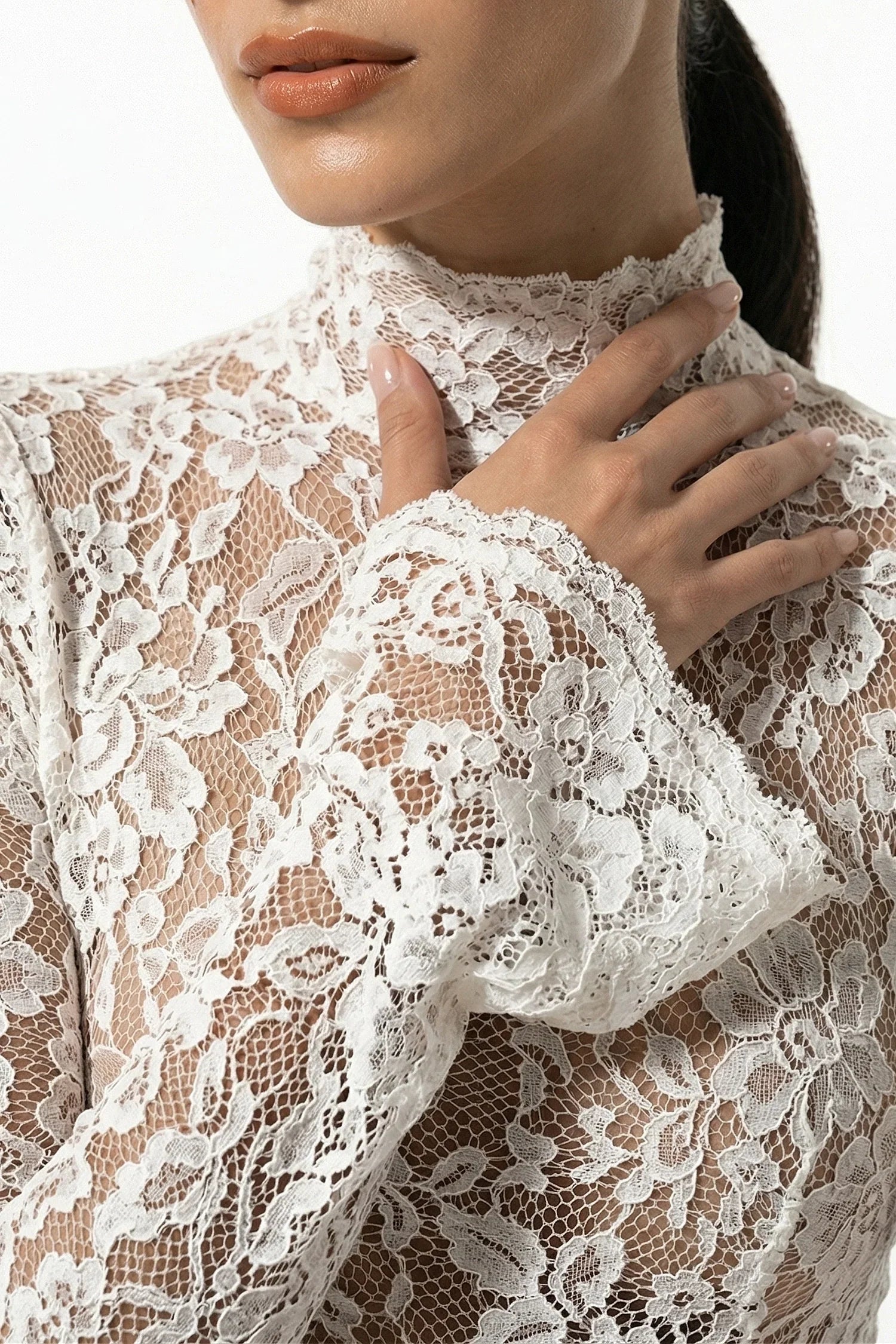 Anna-Berg | White Lace Long Sleeve Fitted Dress