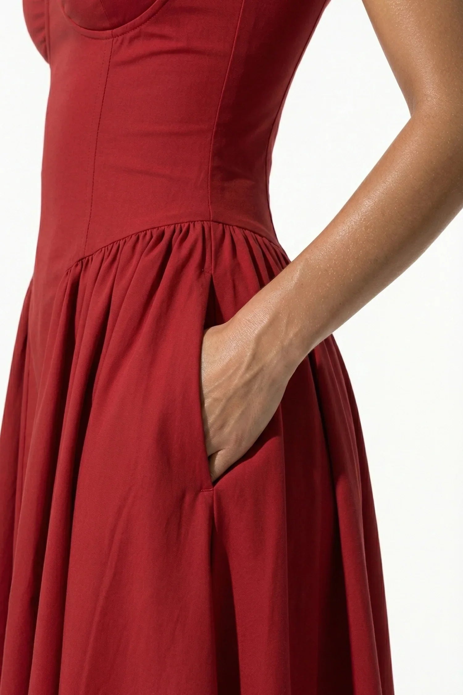 Anna-Berg | Backless Sleeveless Pleated Halter Dress