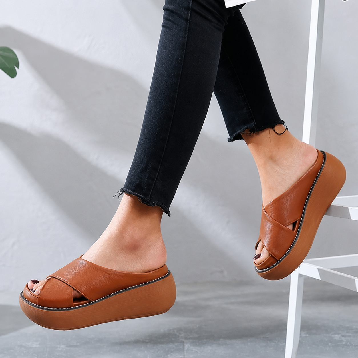 Anna-Berg | Timeless Flat Cushioned Sandals for Every Occasion