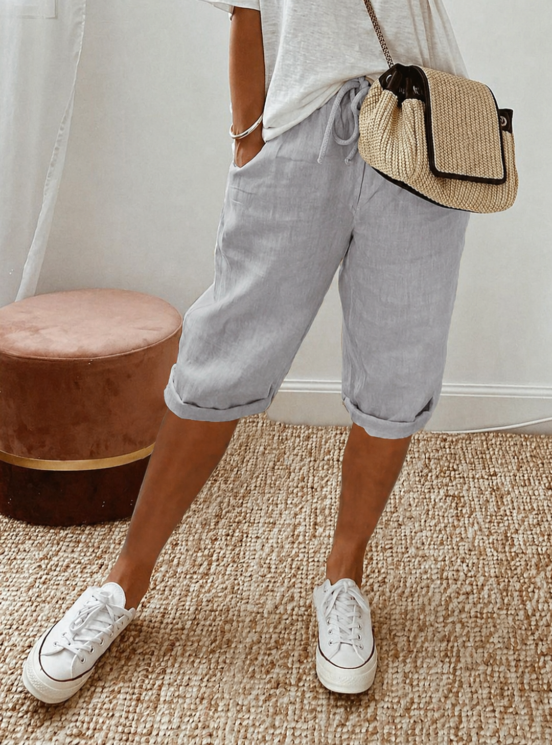 Anna-Berg | Feminine Relaxed Capri Pants with a Flattering Silhouette