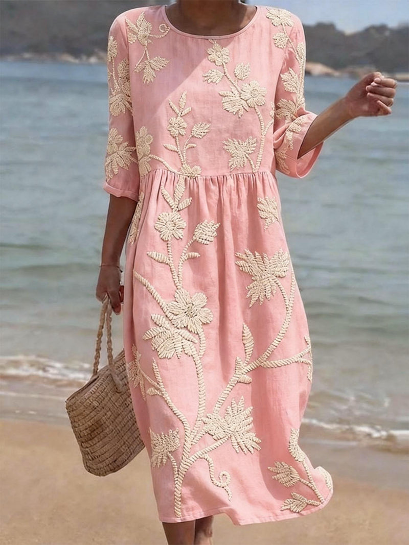 Anna-Berg | Chic Embroidered Vintage Dress with a Flattering Silhouette