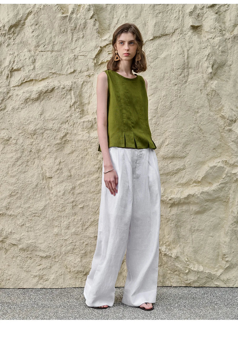 Anna-Berg | Natural Pleated Hem Linen Top