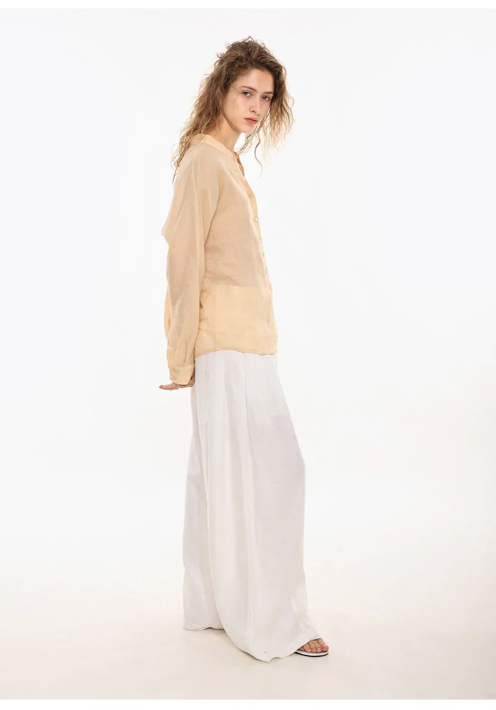 Anna-Berg | Collarless V-Neck Linen Shirt