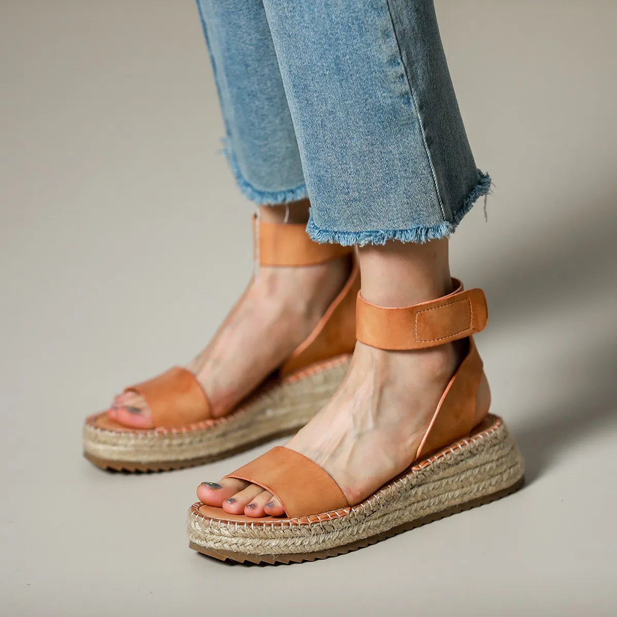 Anna-Berg | Black Ankle-Strap Leather Sandals