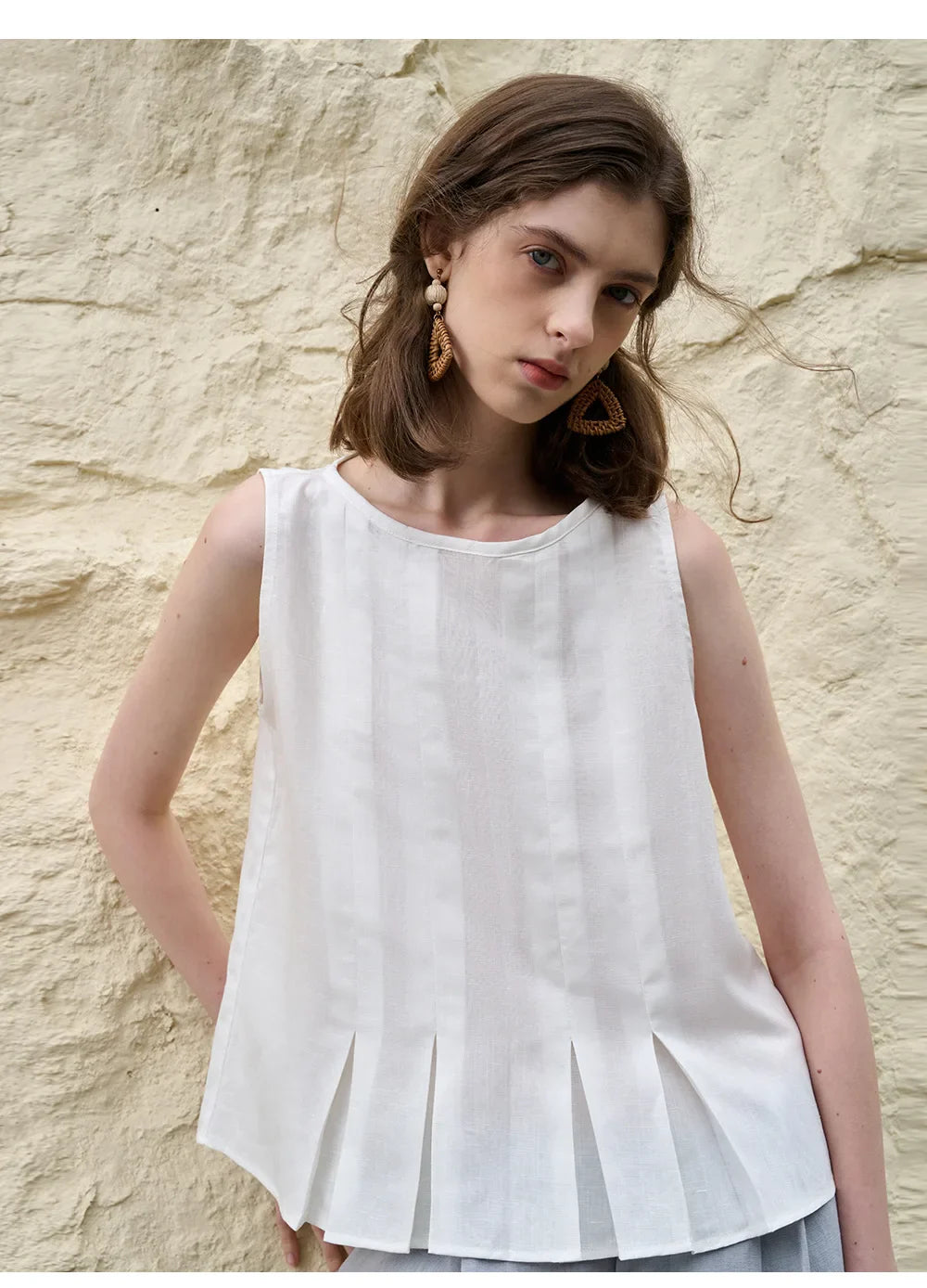 Anna-Berg | Natural Pleated Hem Linen Top