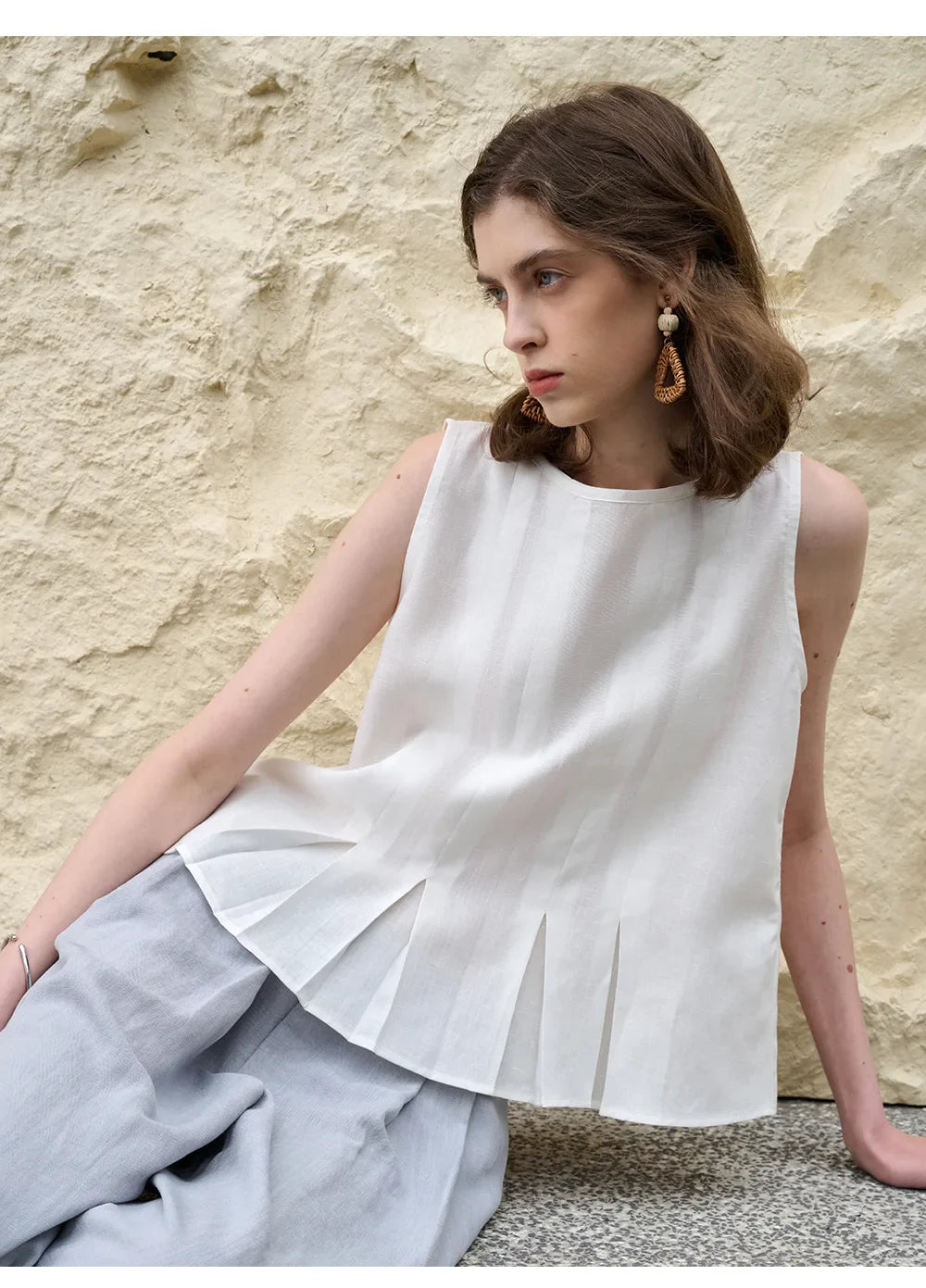 Anna-Berg | Natural Pleated Hem Linen Top