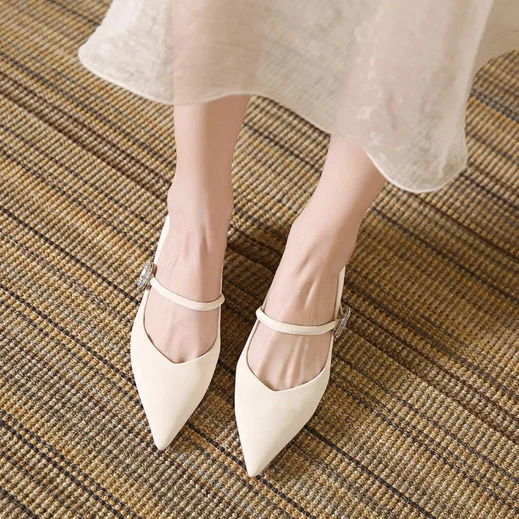 Anna-Berg | Kitten Heels in Classic Style