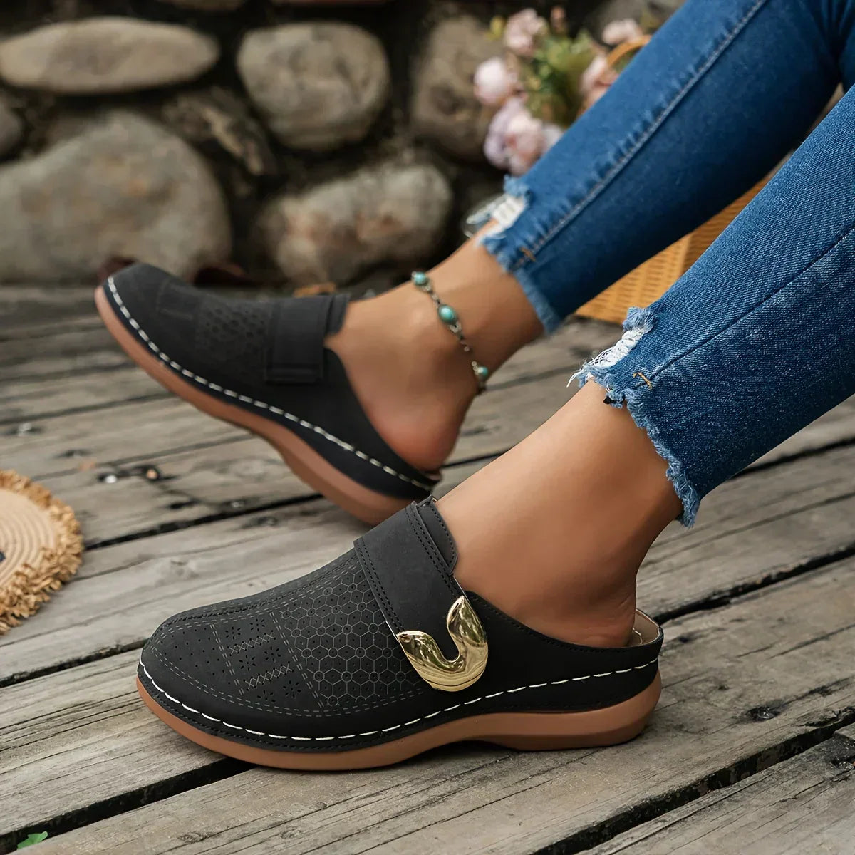 Anna-Berg | Feminine Adjustable Wedge Sandals Made to Turn Heads