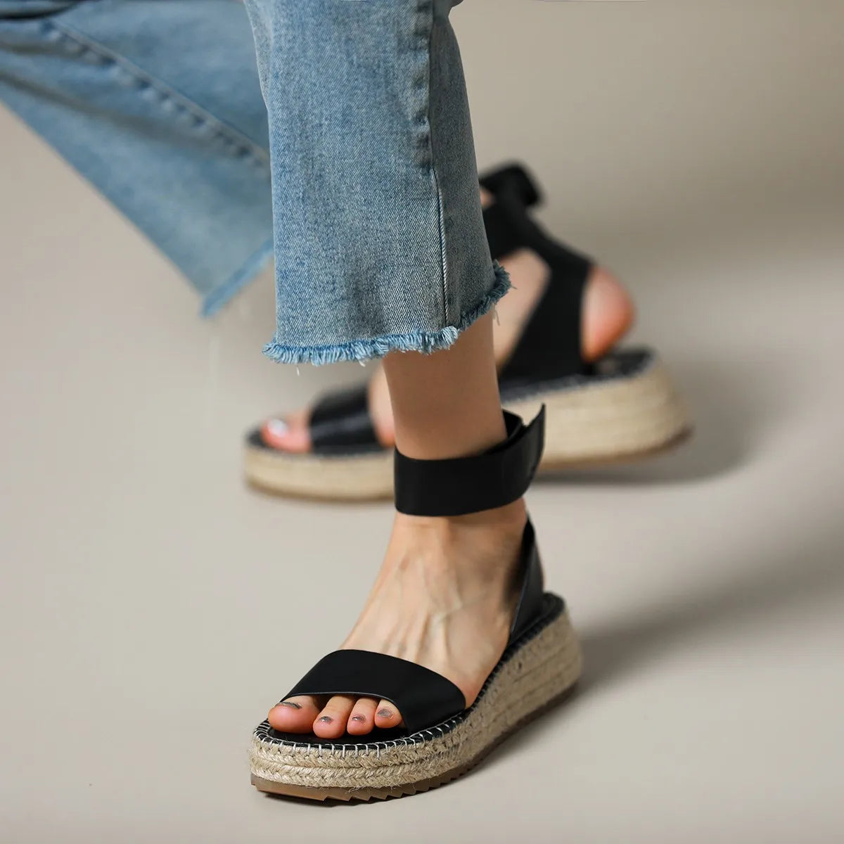 Anna-Berg | Black Ankle-Strap Leather Sandals