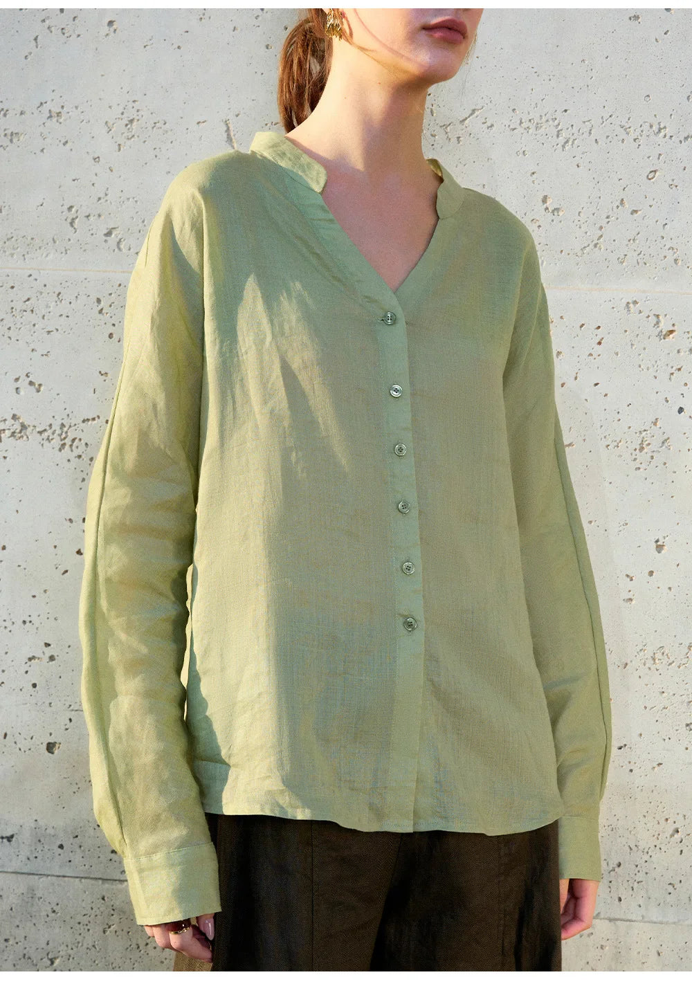 Anna-Berg | Collarless V-Neck Linen Shirt