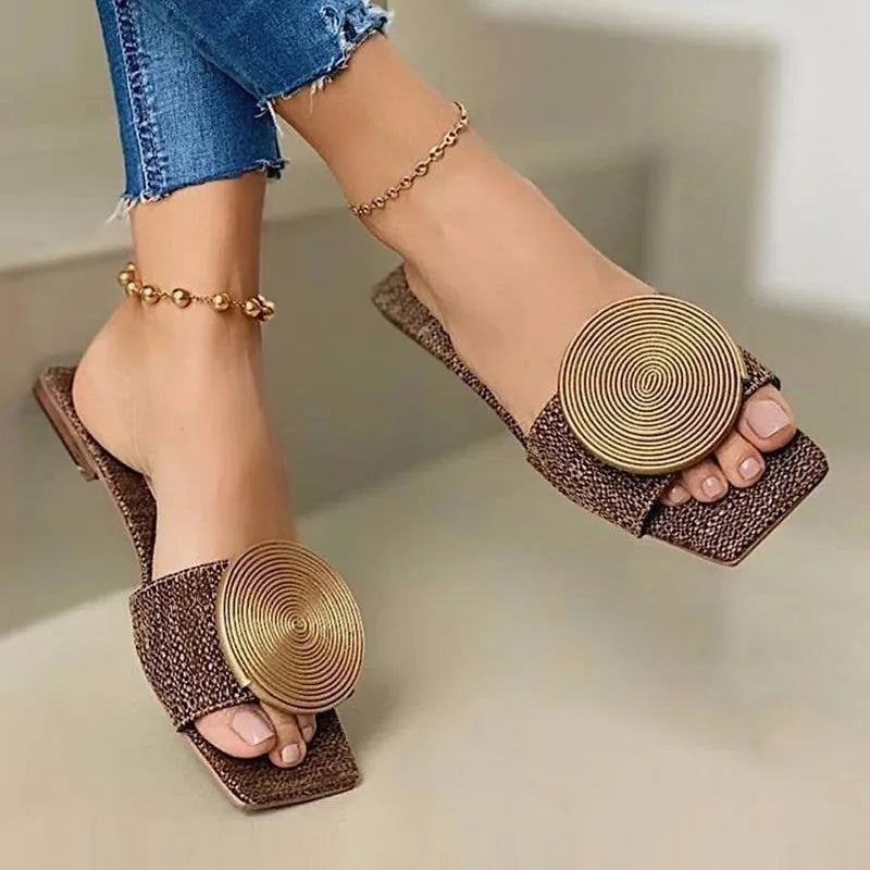 Anna-Berg | Effortless Woven Sandals with a Timeless Finish