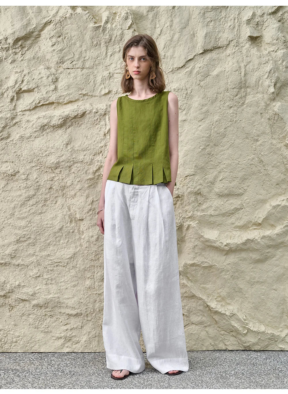 Anna-Berg | Natural Pleated Hem Linen Top