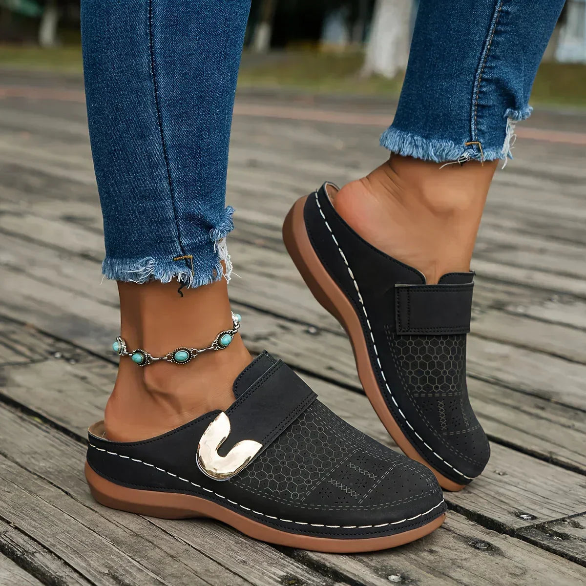 Anna-Berg | Feminine Adjustable Wedge Sandals Made to Turn Heads