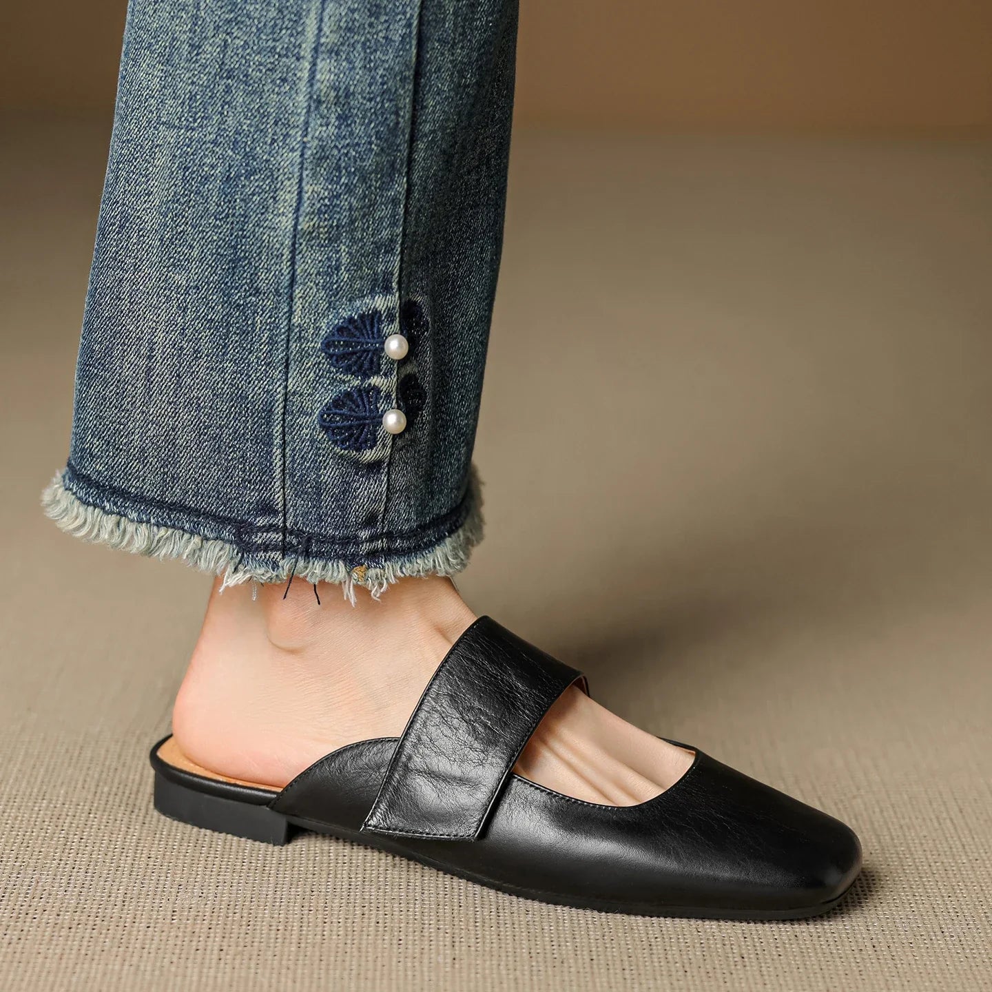 Anna-Berg | Black Square Toe Chunky Heel Leather Mules